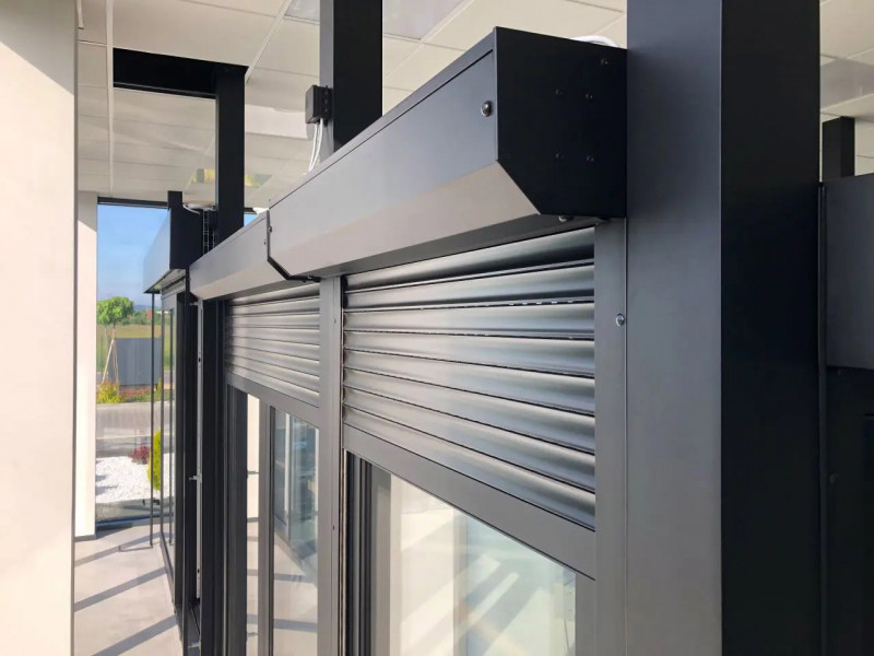 Műanyag redőny ablakra